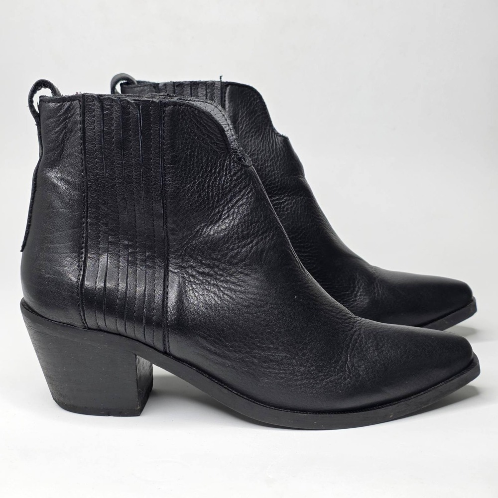 Steve Madden Chelsea Women's Ankle Boots Size 9 M Black Leather Pull On Shoes
